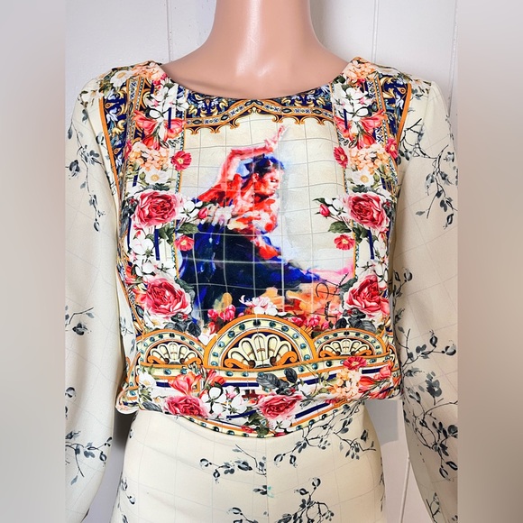 LANÇA PERFUME- Foreign brand -Romper- Size: L - side cuts - Spanish Motive - Picture 2 of 9